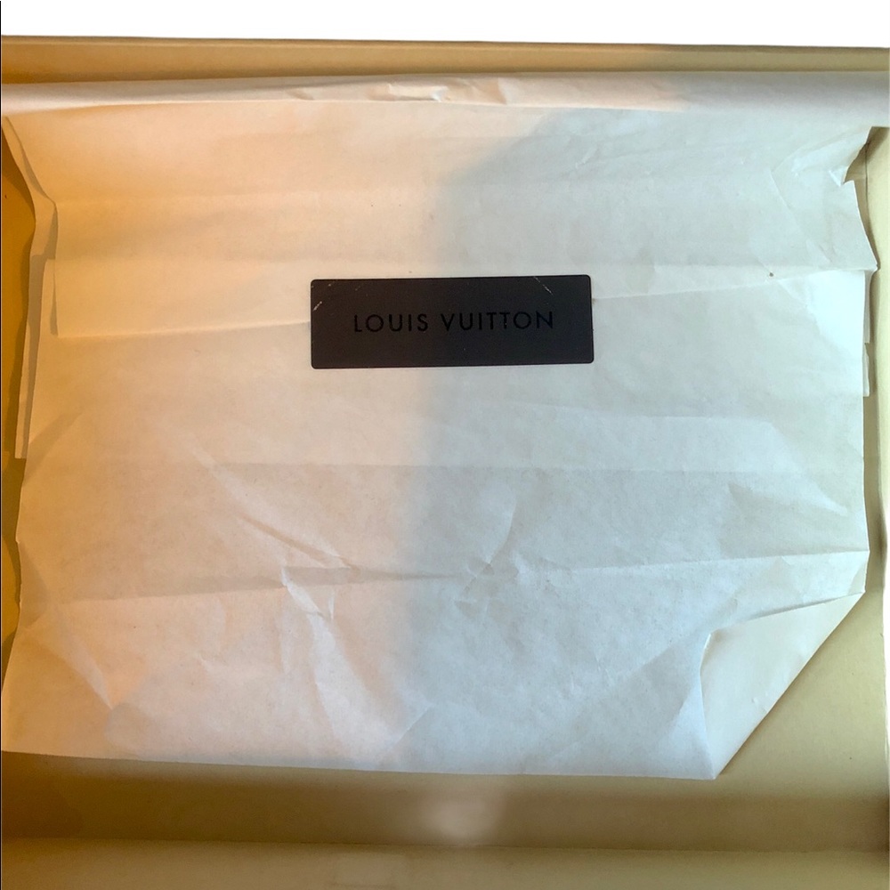 Louis Vuitton Slide Gift Box - Picture 4 of 8